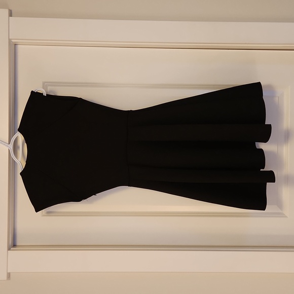 Guess sleeveless scuba knit deep V size XS EUC Plunge evening dress - Picture 3 of 14